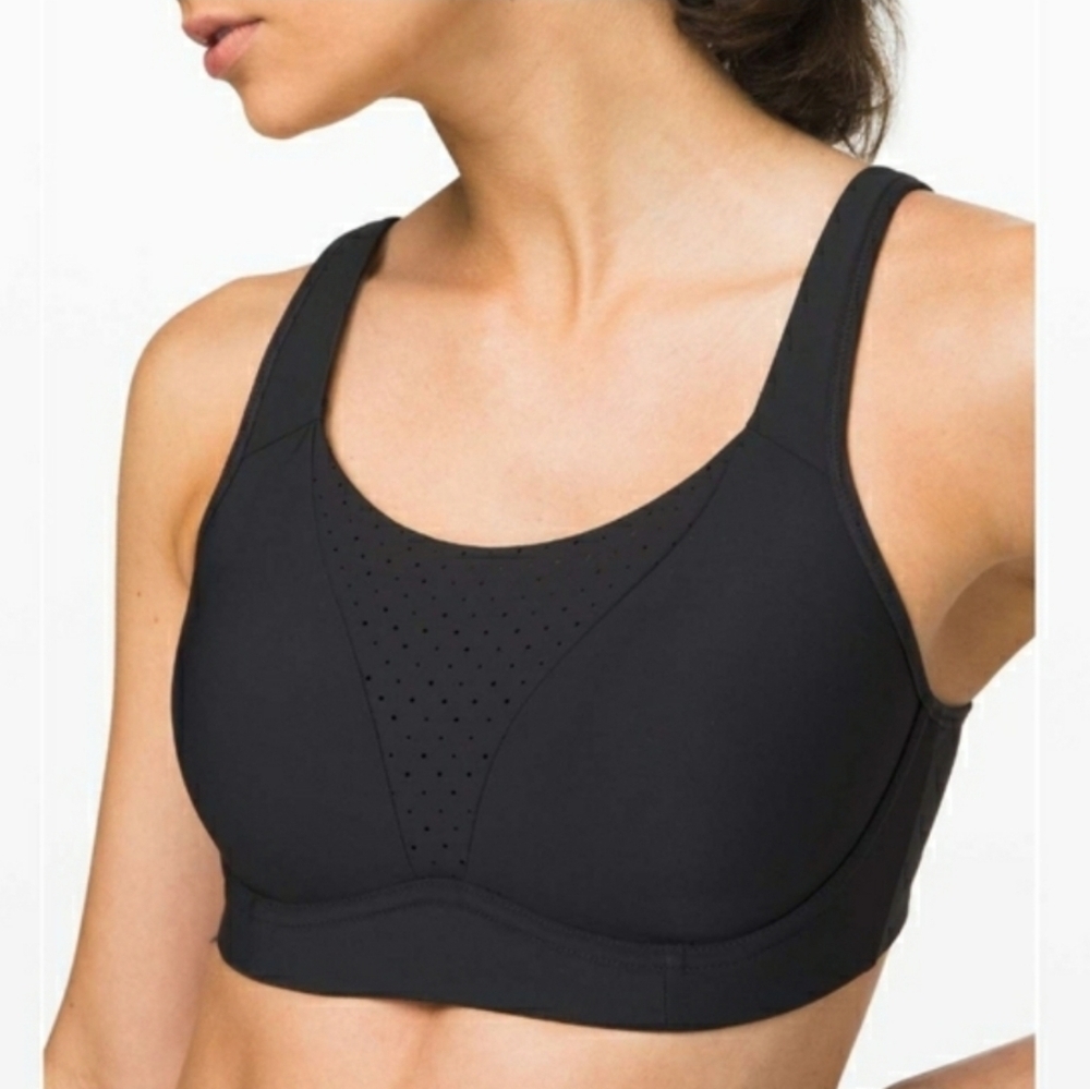 Lululemon athletica Run Times High Support sport bra. Black. Size 32 G (4D).
